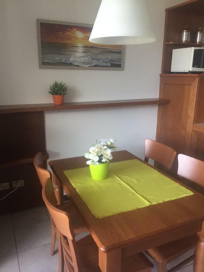 Casa Palazzo Lejlighed Desenzano del Garda Eksteriør billede