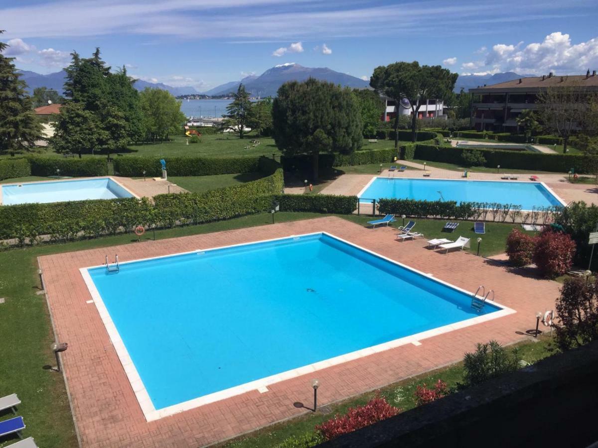 Casa Palazzo Lejlighed Desenzano del Garda Eksteriør billede