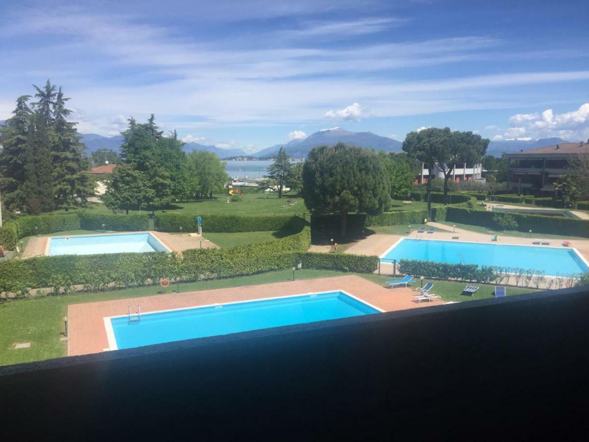 Casa Palazzo Lejlighed Desenzano del Garda Eksteriør billede