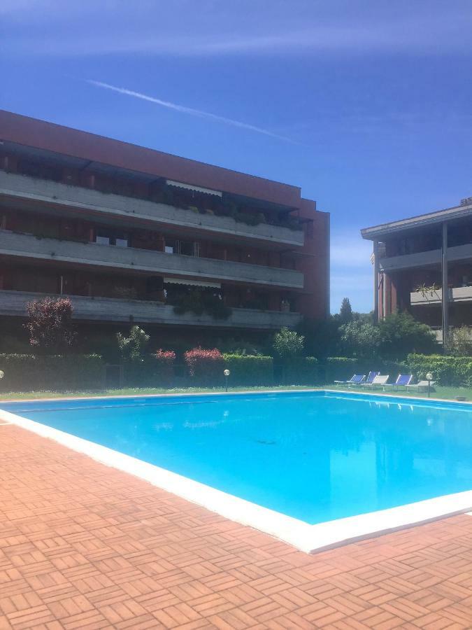 Casa Palazzo Lejlighed Desenzano del Garda Eksteriør billede